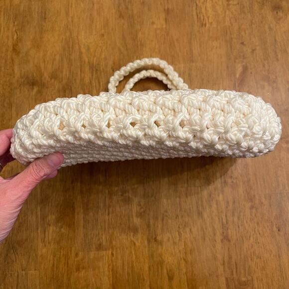 Adorable Vintage Macrame Ivory Purse - Picture 3 of 5